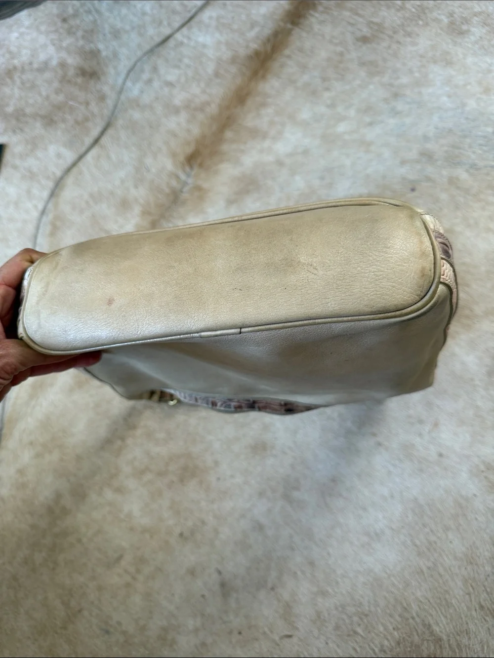 Vintage Brahmin Beige Leather Hobo Shoulder Bag Croc Trim Quiet Luxury